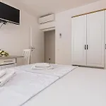 3 Bedroom Amazing In Apartamento *