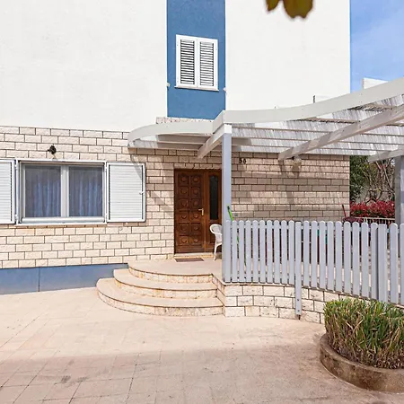 3 Bedroom Amazing In Διαμέρισμα Srima