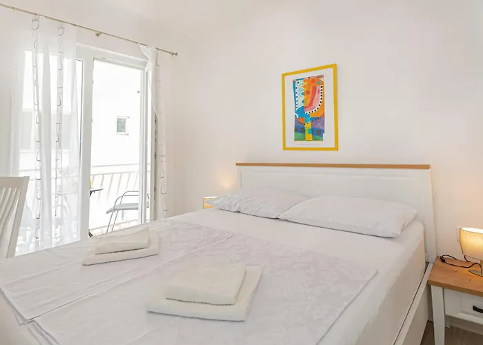 Apartment 3 Bedroom Amazing In Srima